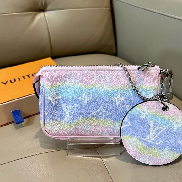 Louis Vuitton🔹Escale pastel mini pochette accessoires only - Picture 5 of 12